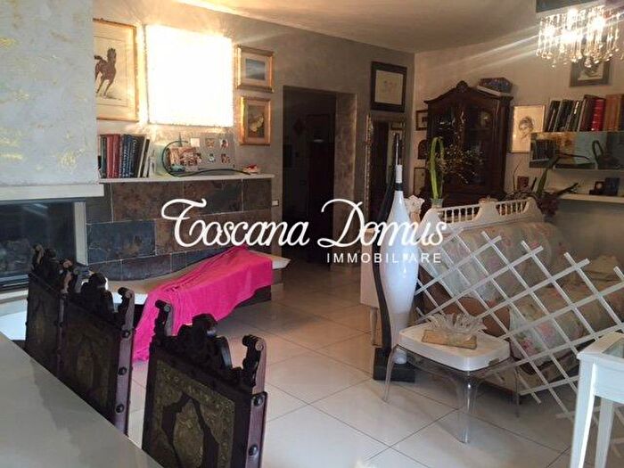 Appartamento con 5 locali in vendita in Colombaio, Siena