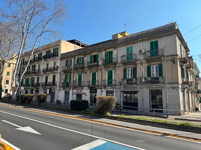 Appartamento trilocale in vendita in Viale San Martino, Messina