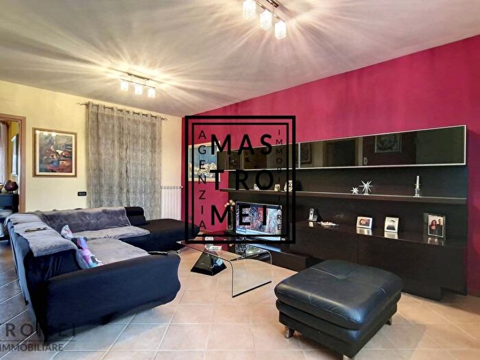 Casa con 6 locali in vendita in Via della Repubblica, Spianate Ponte ai Pini, Altopascio