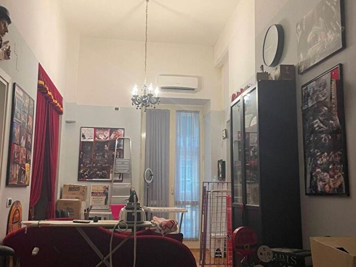 Appartamento bilocale in affitto in Vico Vetriera, Chiaia, Napoli