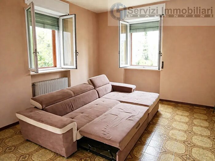 Casa con 6 locali in vendita in Podenzano