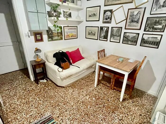 Appartamento trilocale in affitto in Via Francesco Rocchi, Bologna