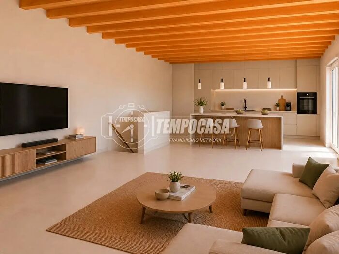 Appartamento trilocale in vendita in Carate Brianza
