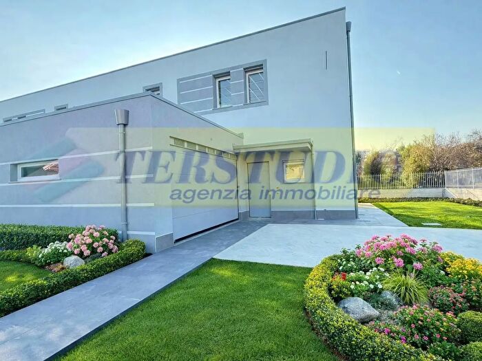 Casa quadrilocale in vendita in Via Gabriele dAnnunzio Snc, Mapello