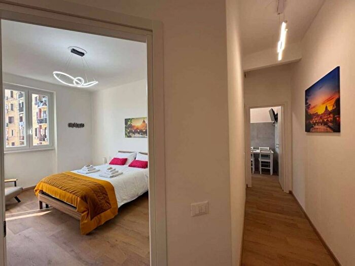 Appartamento trilocale in affitto in Viale Furio Camillo, Furio Camillo, Roma