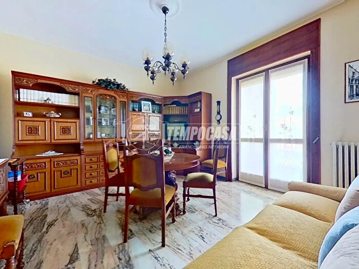 Appartamento trilocale in vendita in Via Luigi Galvani, Legnano