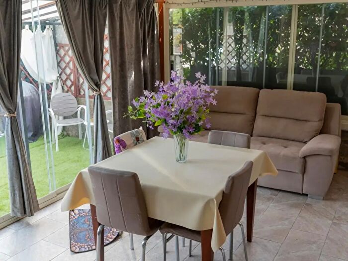 Casa con 9 locali in vendita in Lucca