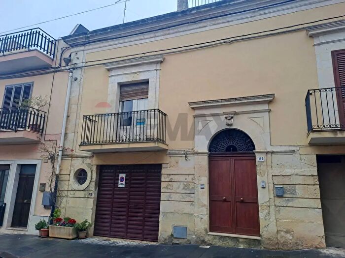 Casa quadrilocale in vendita in Via Umberto, Ferla
