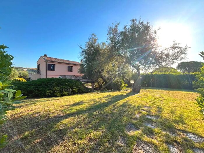 Casa quadrilocale in vendita in Via della Grotta, Ancona