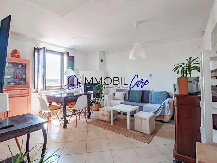 Appartamento trilocale in affitto in Collesalvetti