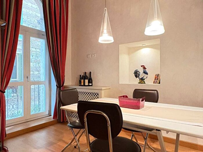 Appartamento trilocale in affitto in Via Quattro Spade, Centro Storico, Verona