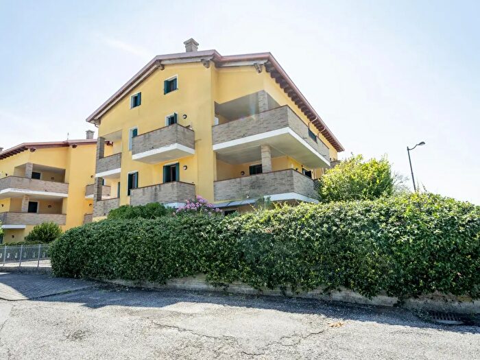 Appartamento trilocale in vendita in Via Don Arturo Tecchio, Due Carrare