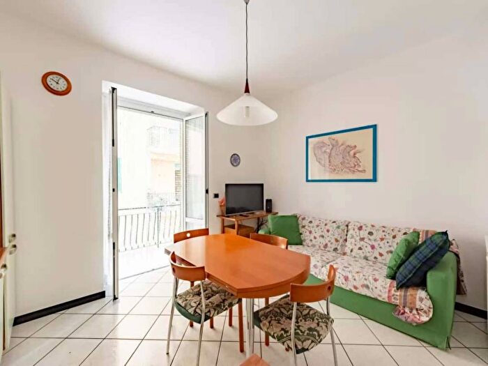 Appartamento quadrilocale in affitto in Via Colonnello Enrico Franceschi, Sanpierdicanne, Chiavari