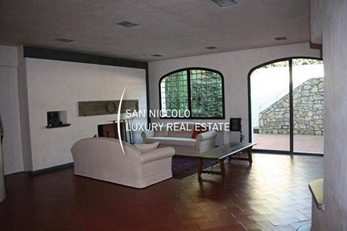 Casa con 6 locali in vendita in Via di Filettole, Prato