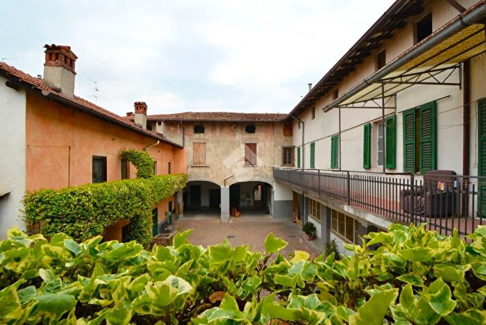 Casa monolocale in vendita in Via Cialdini, Brembate