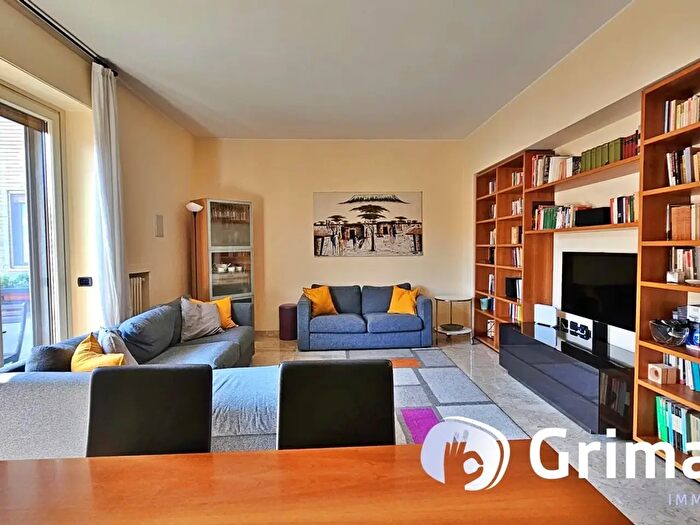 Appartamento quadrilocale in vendita in Via Tantardini, Milano