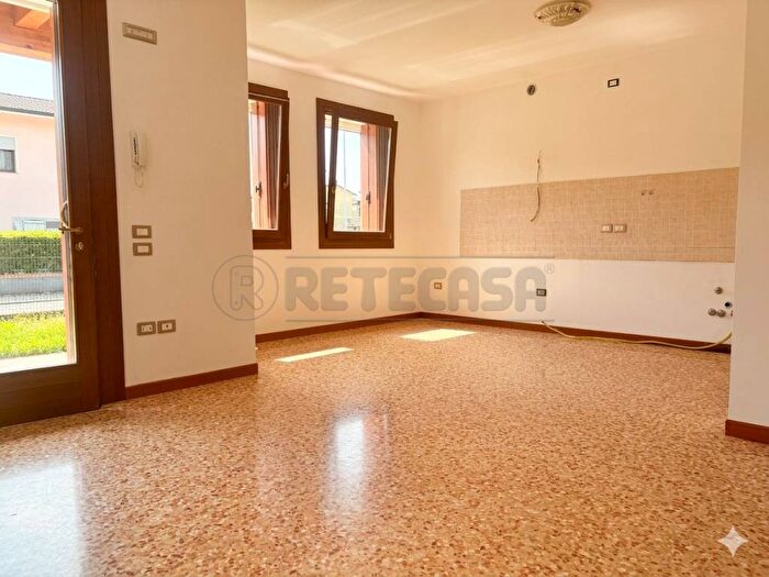 Casa trilocale in affitto in Via Don San Oliviero, Lisiera, Bolzano Vicentino