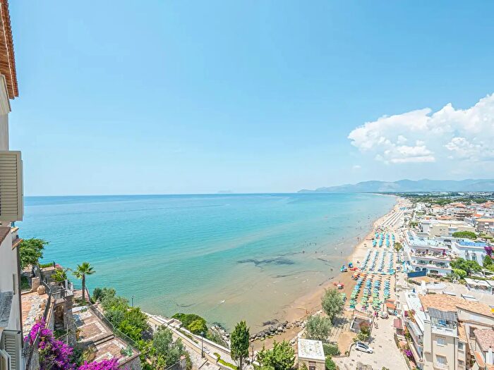 Appartamento bilocale in vendita in Via Madonnella, Sperlonga