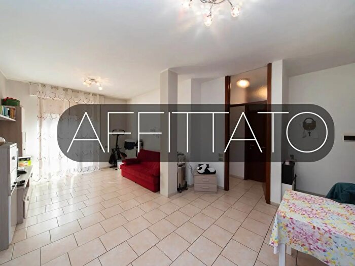 Appartamento bilocale in affitto in Via Giacomo Matteotti, Villasanta