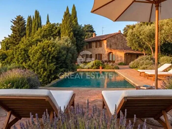 Casa con 6 locali in vendita in Torrita Di Siena