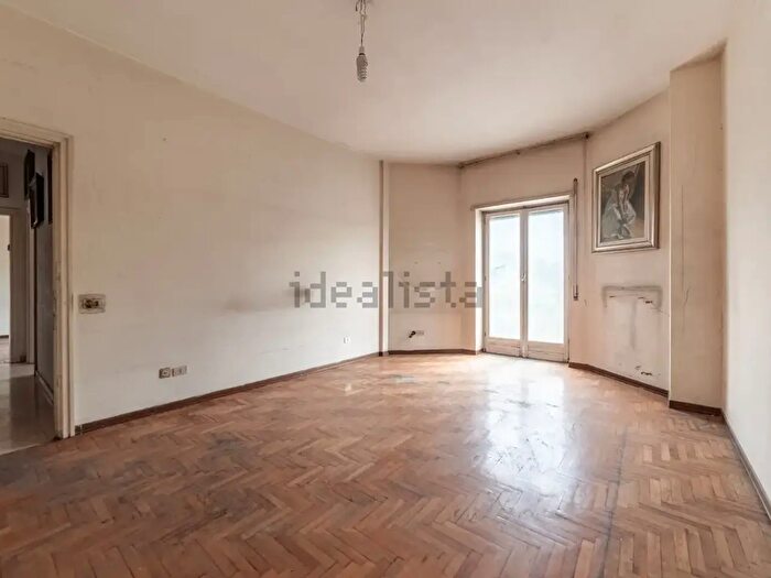 Appartamento con 5 locali in vendita in Via Ergisto Bezzi, Roma