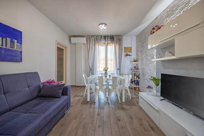 Appartamento quadrilocale in vendita in Via Fratelli Cervi, Cortona