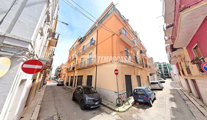 Appartamento trilocale in vendita in Via Jan Palach, Gioia Del Colle