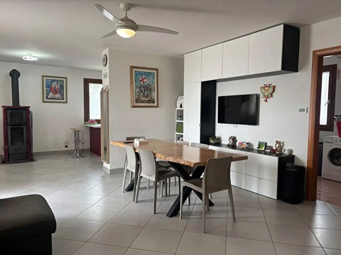 Casa quadrilocale in vendita in Via Angelo Straiotto, Mestrino
