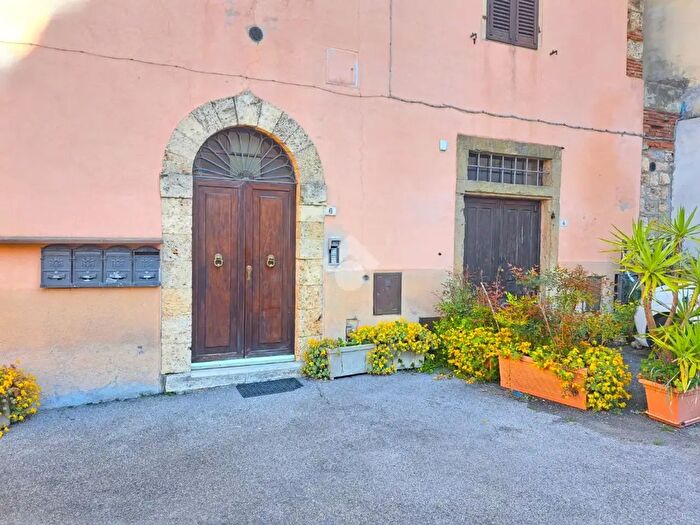 Appartamento bilocale in vendita in Via Libertà, Massa Marittima