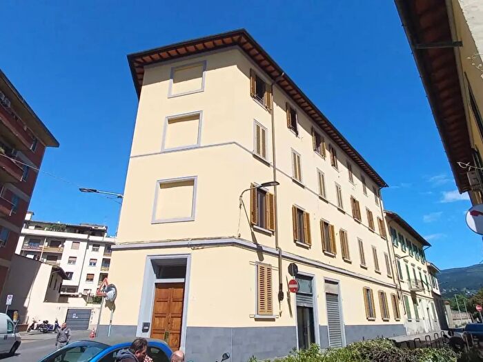 Appartamento trilocale in vendita in Via di Quarto, Firenze