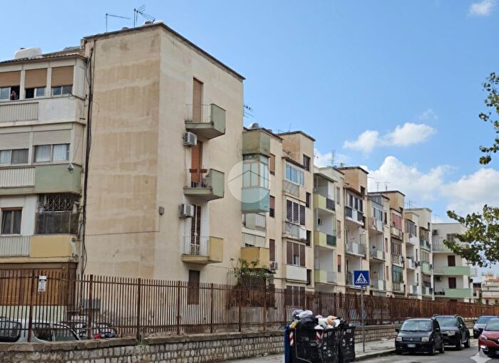 Appartamento trilocale in vendita in Via Salvatore Lo Bianco, Palermo