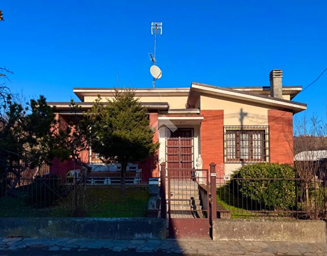 Casa trilocale in vendita in Via Garivalda, Pietra De Giorgi