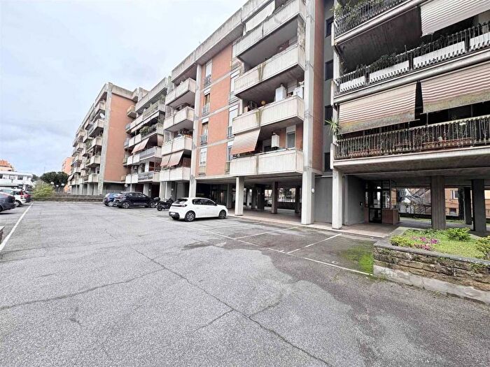 Appartamento trilocale in affitto in Via Goffredo Ciaralli, San Basilio, Roma