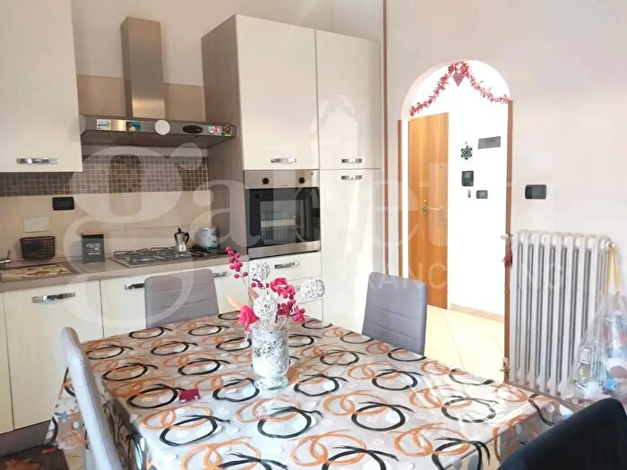 Appartamento trilocale in vendita in Via Don Sturzo, Bologna