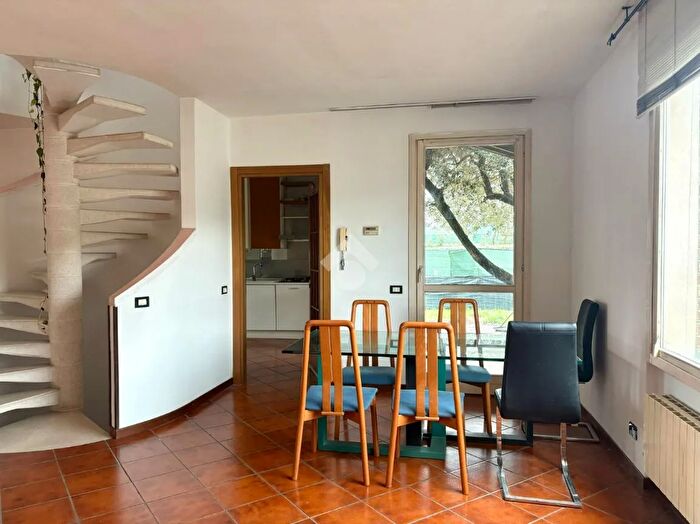 Casa quadrilocale in vendita in Via Nazario Sauro, Besnate