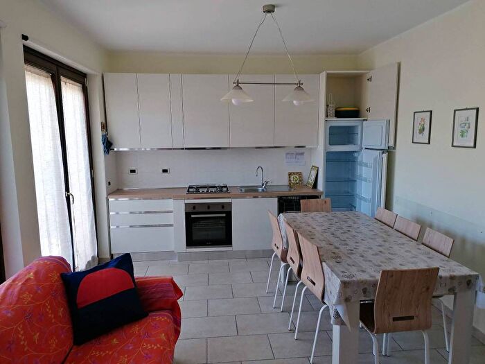 Appartamento quadrilocale in affitto in Lungomare Cristoforo Colombo, Porto Turistico, Pescara