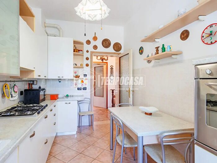 Appartamento trilocale in vendita in Via Andrea Costa, Parma