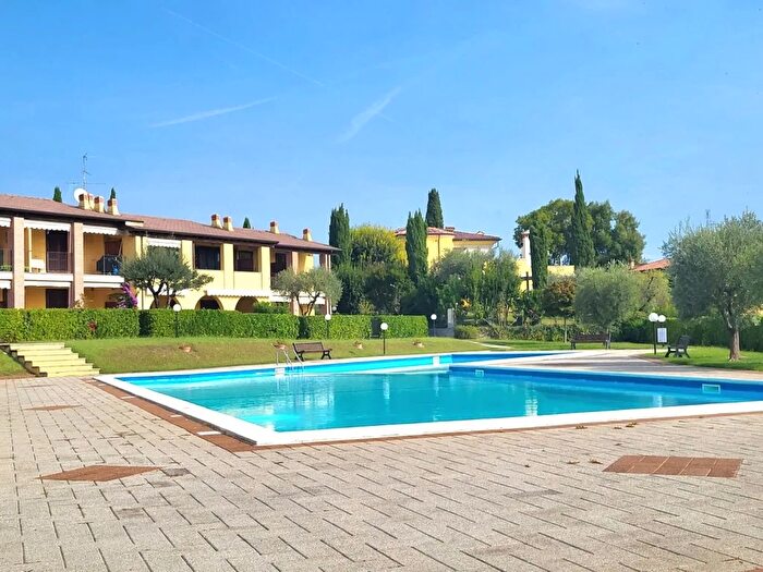 Appartamento bilocale in vendita in Via Cabasse, Padenghe Sul Garda