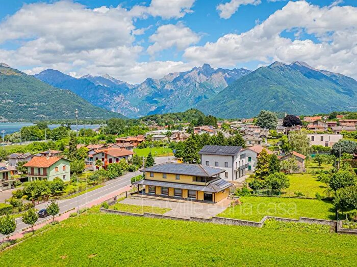 Appartamento con 5 locali in vendita in Via Nazionale Sud, Colico