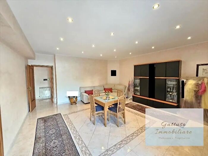 Appartamento con 5 locali in vendita in Reggio Calabria