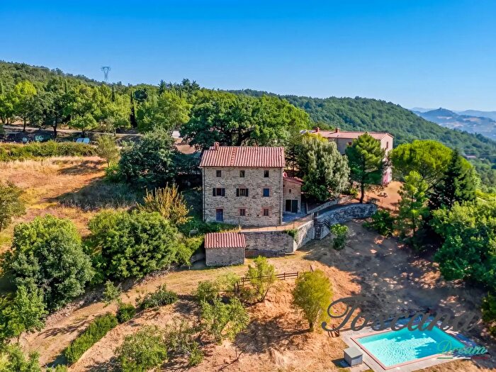 Appartamento con 7 locali in vendita in Località Lama Snc, Castelnuovo di Val di Cecina