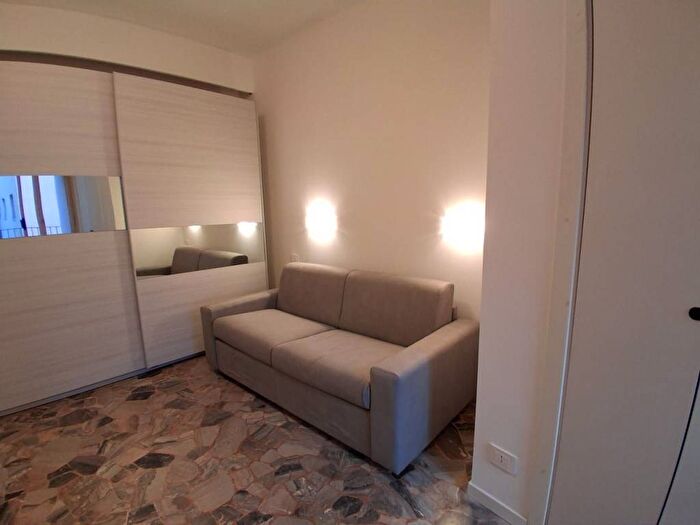 Appartamento monolocale in affitto in Via Andrea Costa, Pasteur, Milano