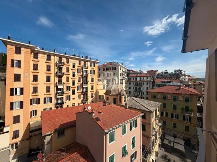Appartamento quadrilocale in vendita in Piazza SantAgostino, La Spezia