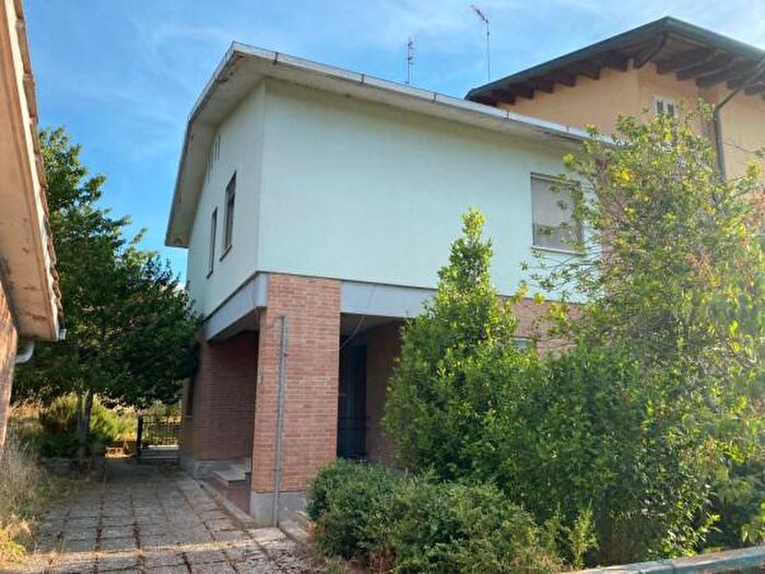 Casa quadrilocale in vendita in Via Piemonte, Bettona