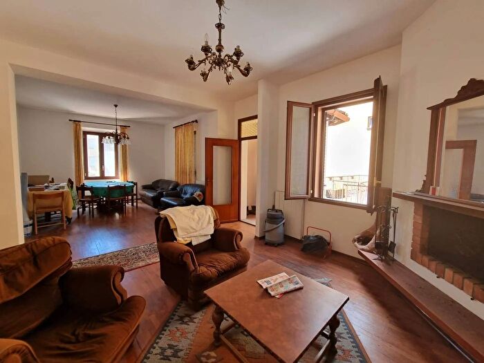 Casa quadrilocale in vendita in Via San Gusmeo Gravedona Ed Uniti, Gravedona ed Uniti