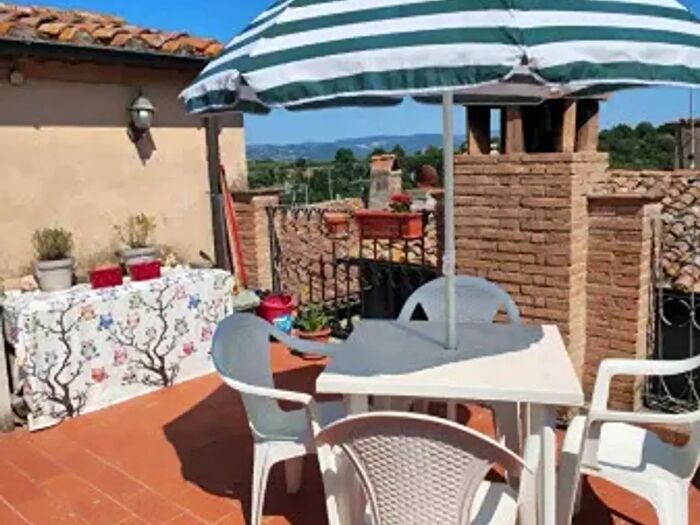 Casa quadrilocale in vendita in Vicolo Zaccheo, Pitigliano