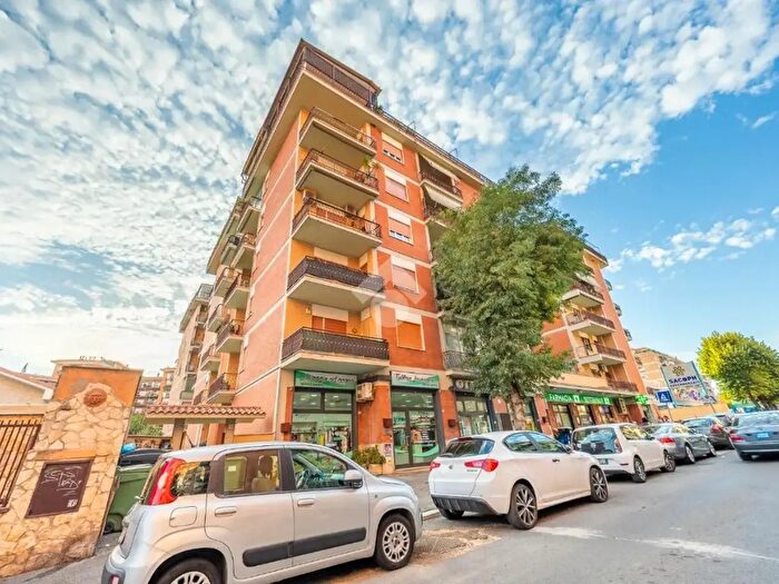 Appartamento quadrilocale in vendita in Via Giacomo Leopardi, Guidonia Montecelio