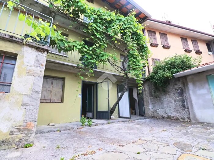 Casa quadrilocale in vendita in Via Lipa, Faedis