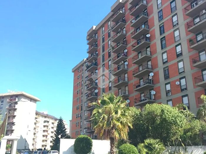 Appartamento quadrilocale in vendita in Via Bartolomeo Berrettaro, Palermo