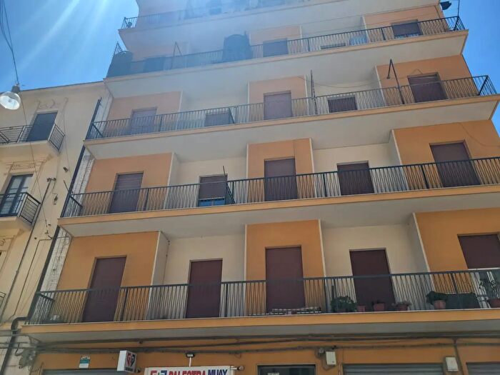 Appartamento quadrilocale in vendita in Via Sallemi, Caltanissetta